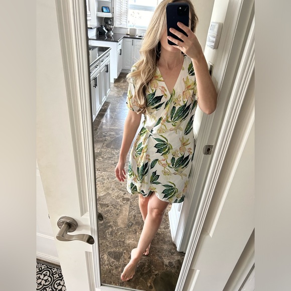 Babaton tropical print wrap dress- size xs - Picture 1 of 2